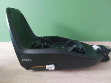 Isofix: 25€/ stuk of 45€/ 2stuks beschikbaar voor biedingen