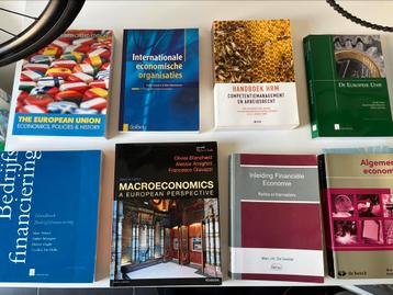 Economische boeken TEW / Decoratie beschikbaar voor biedingen