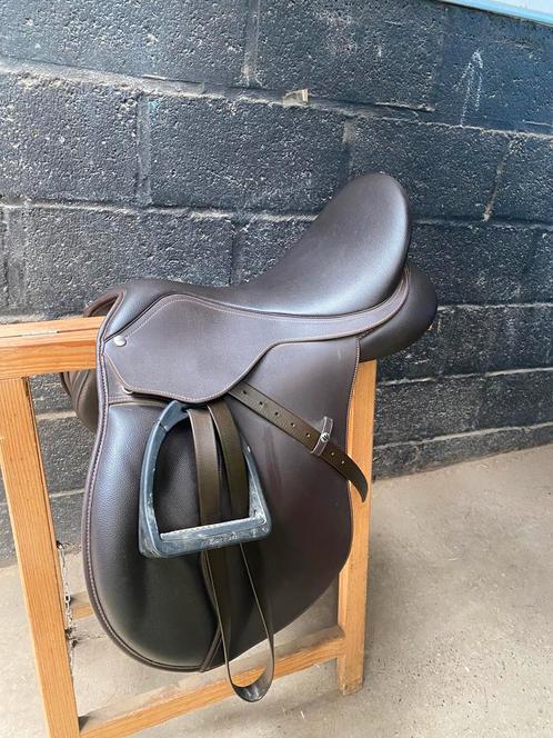 Wintec 500 veelzijdigheids zadel, Dieren en Toebehoren, Paarden en Pony's | Zadels, Zo goed als nieuw, Ophalen