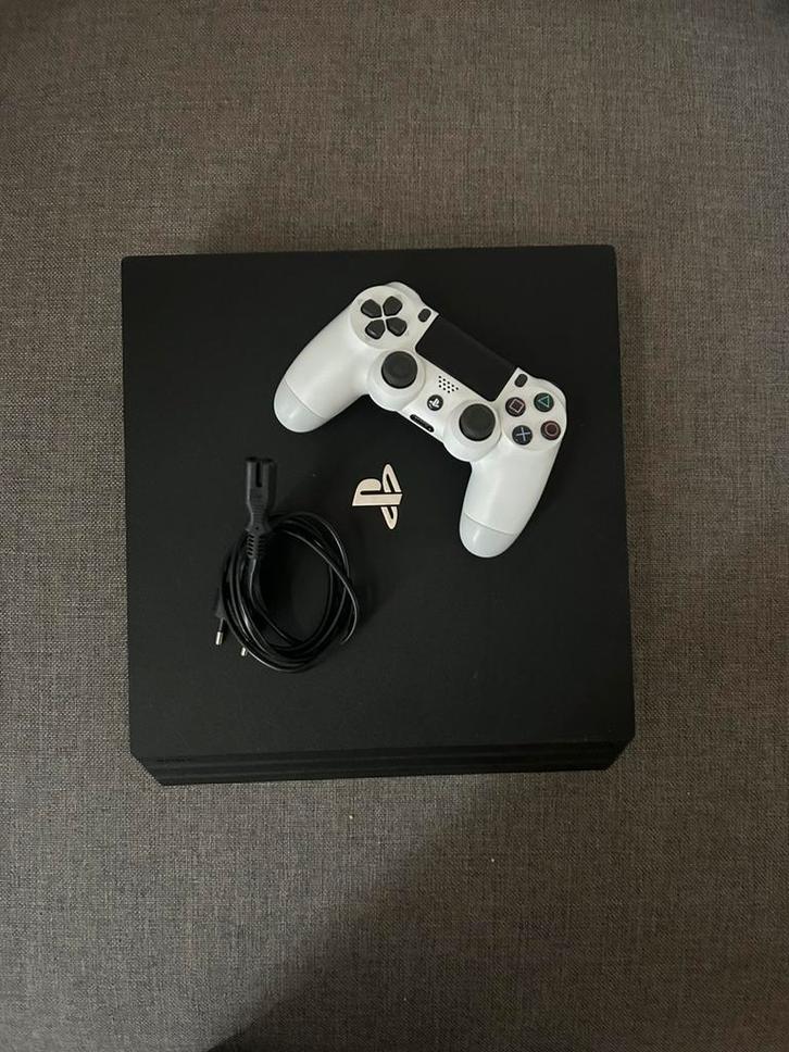 PS4 Pro 1TB + manette, Games en Spelcomputers, Spelcomputers | Sony PlayStation 4, Zo goed als nieuw, Pro, Met 1 controller, Ophalen