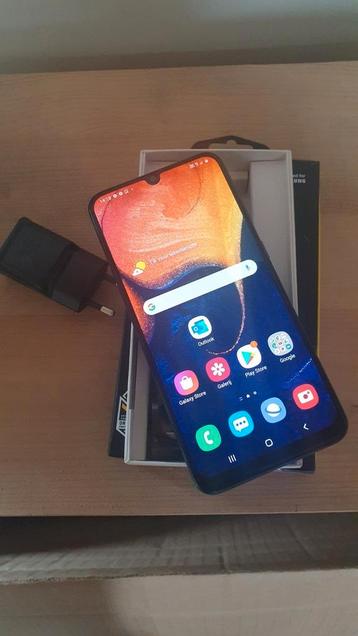 Samsung Galaxy A50 inclusief Otterbox Commuter Lite hoesje. beschikbaar voor biedingen
