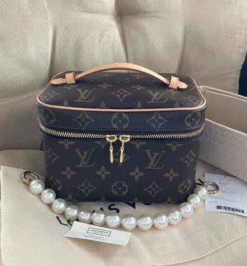 Trousse louis vuitton beschikbaar voor biedingen