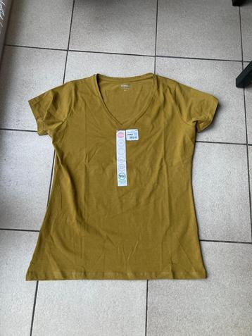 Nieuw ( Kaki groen ? ) T shirt - maat 44