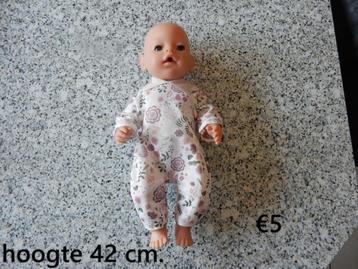 nr.128 - Poppen en knuffels beschikbaar voor biedingen