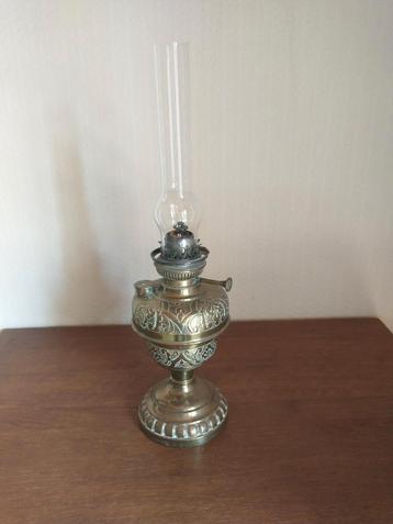 Olielamp in koper beschikbaar voor biedingen