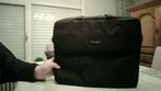 1 laptoptas MOET WEG, Computers en Software, Laptoptassen, Ophalen, 16 inch, Nieuw, Aktetas
