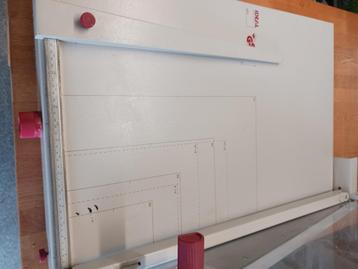 Papier snijmachine  beschikbaar voor biedingen