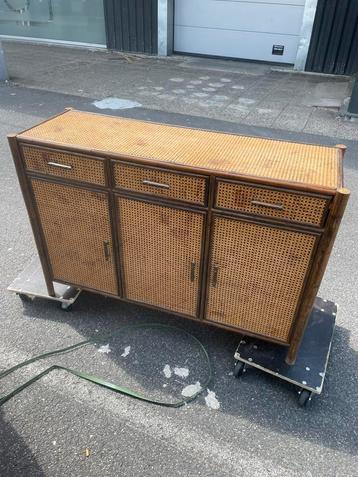 Oud vintage rotan dressoir, Huis en Inrichting, Kasten | Dressoirs, Ophalen, Zo goed als nieuw