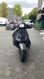 Vespa sprint a klasse, Fietsen en Brommers, Scooters | Vespa, Ophalen, Nieuw, Benzine, 50 cc