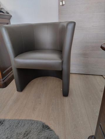 6-delige chocoladeclubstoel  beschikbaar voor biedingen