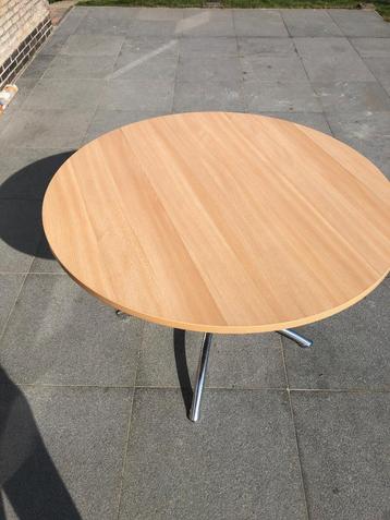 keukentafel beschikbaar voor biedingen