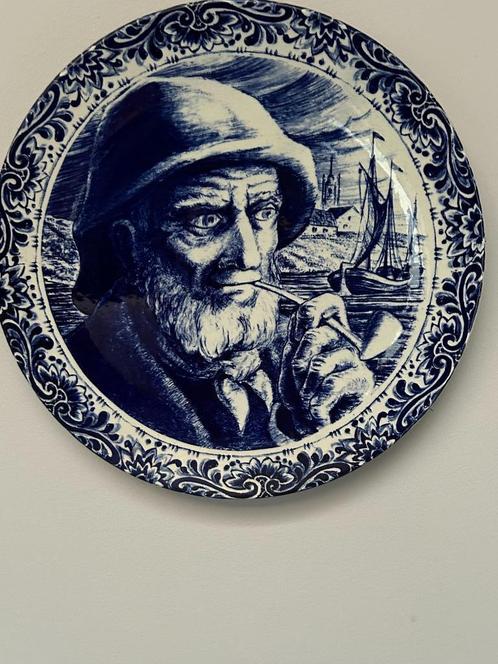 Boch Freres Vintage Delftse borden : Visser en Vissersvrouw, Antiek en Kunst, Curiosa en Brocante, Ophalen of Verzenden
