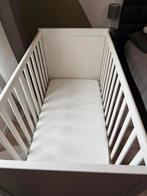 Lit bébé + Matelas, Kinderen en Baby's, Kinderkamer | Complete kinderkamers, Ophalen, Zo goed als nieuw