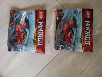 Lego ninjago (2 ongeopende zakjes) beschikbaar voor biedingen