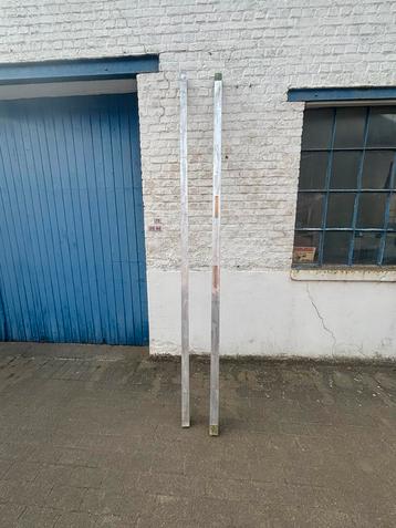 Metselprofielen plus schoorplanken beschikbaar voor biedingen