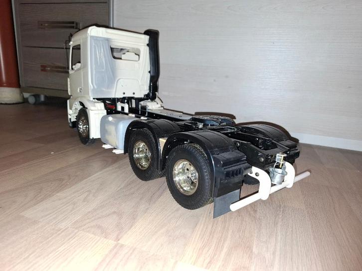 Tamiya mercedes arocs, zender, batterijopladers etc, Hobby en Vrije tijd, Modelbouw | Auto's en Voertuigen, Gebruikt, Truck, Groter dan 1:32