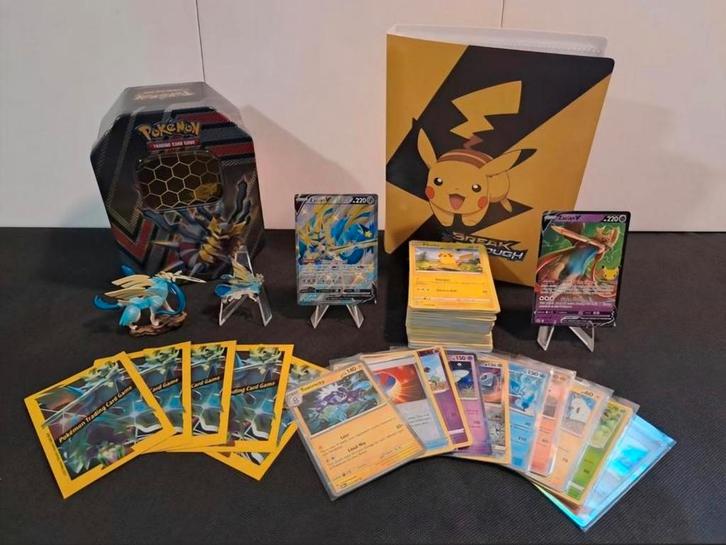 Verzamelenset met Zacian hits en veel meer!, Hobby en Vrije tijd, Verzamelkaartspellen | Pokémon, Zo goed als nieuw, Ophalen of Verzenden