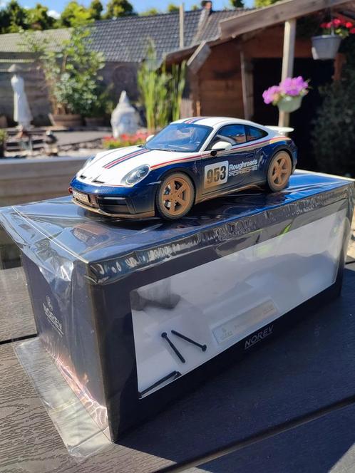 Porsche 911 992 Dakar 1/18 Noorwegen, Hobby en Vrije tijd, Modelauto's | 1:18, Zo goed als nieuw, Auto, Norev, Ophalen of Verzenden