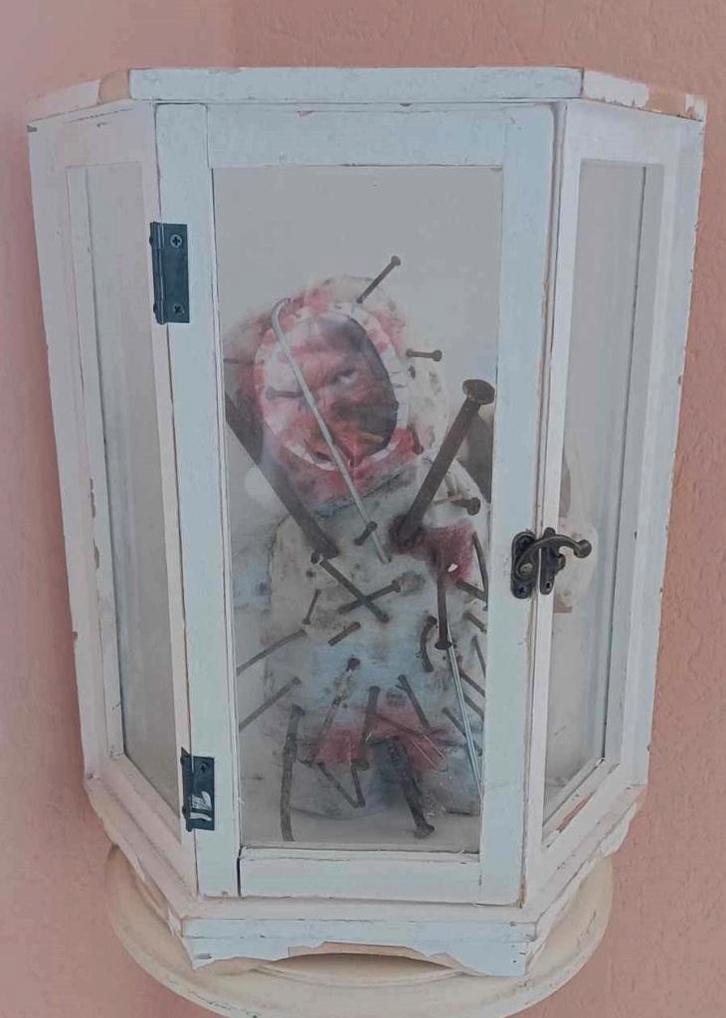 Voodoo-pop in het raam, Antiek en Kunst, Curiosa en Brocante, Ophalen of Verzenden