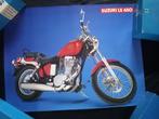 Suzuki LS650 moto affiche poster origineel ca. 1986, Verzamelen, Rechthoekig Liggend, Ophalen of Verzenden, Zo goed als nieuw