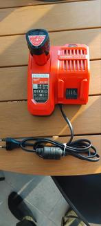 Milwaukee oplader en batterij, Ophalen, Zo goed als nieuw