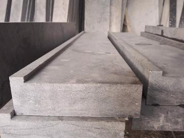 Deurdorpels/raamdorpels in Chinese hardsteen beschikbaar voor biedingen