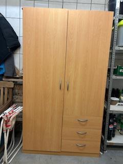 Kast voor kledij/voorraad.