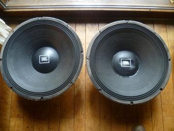 twee jbl 18sws800  beschikbaar voor biedingen
