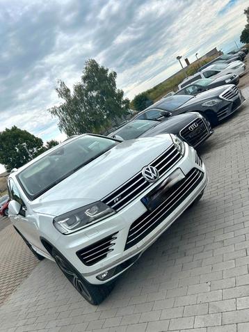 Bonjour, je vends ma Volkswagen Touareg édition spéciale R-l disponible aux enchères