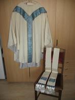 Chasuble / vetement liturgique blanche avec etole, Enlèvement ou Envoi