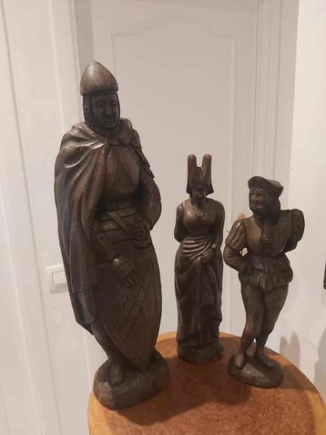 Collectie van Drie Houten Figuren – Middeleeuwse Personages
 beschikbaar voor biedingen