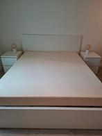Bedframe 160x200, matras, 2 boxsprings, 2 dressoirs, 2 lampe, Ophalen