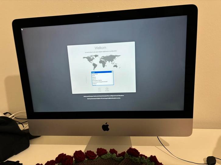 Imac met toetsenbord en muis, Computers en Software, Apple Desktops, Zo goed als nieuw, iMac, SSD, 2 tot 3 Ghz, 8 GB, Ophalen