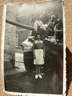 US WW2 M10 tank destroyer originele foto bevrijding België, Ophalen of Verzenden