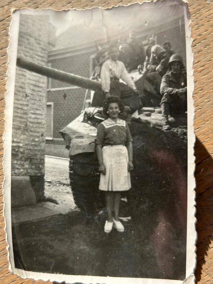 US WW2 M10 tank destroyer originele foto bevrijding België, Collections, Objets militaires | Seconde Guerre mondiale, Enlèvement ou Envoi