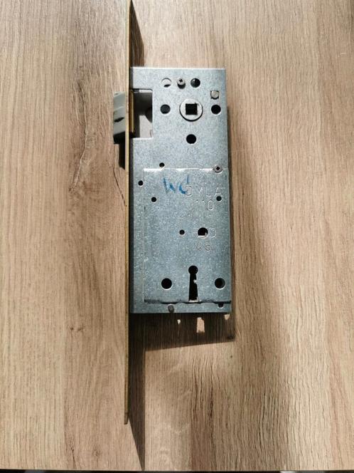 24B Zwaar klavierslot Dyla, Doe-het-zelf en Bouw, IJzerwaren en Bevestigingsmiddelen, Zo goed als nieuw, Overige typen, Ophalen of Verzenden