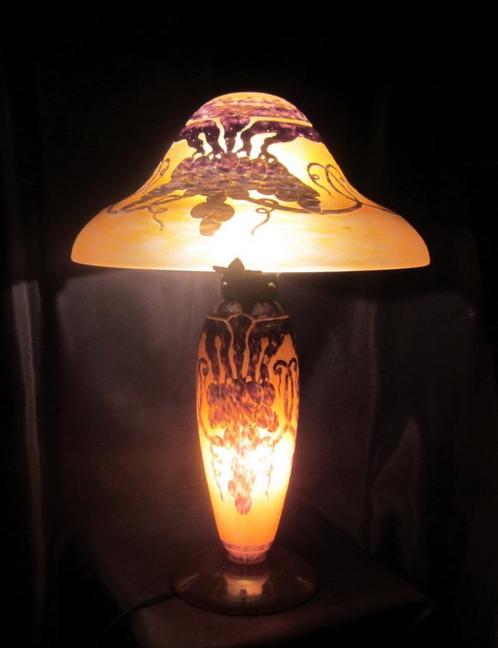 Lampe ancienne Le Verre Francais, Charles Schneider, 48 cm H, Antiquités & Art, Antiquités | Éclairage, Enlèvement ou Envoi