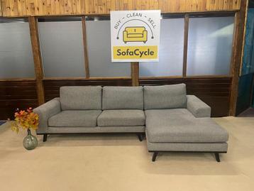 Lichtgrijze hoekzetel – 285 x 152 cm beschikbaar voor biedingen