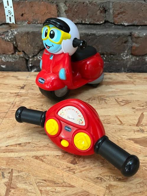 Chicco - Op afstand bestuurbare Vespa, Hobby en Vrije tijd, Modelbouw | Radiografisch | Auto's, Ophalen of Verzenden