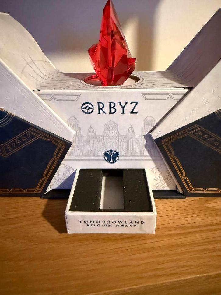 Coffret Tomorrowland ORBYZ édition 2025 sans bracelet, Tickets & Billets, Événements & Festivals, Une personne, Plusieurs jours