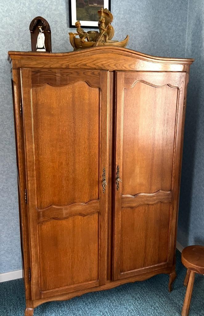 Antieke gebeeldhouwde houten kledingkast, Antiek en Kunst, Antiek | Meubels | Kasten, Ophalen