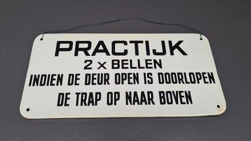 Emaille bordje, Pracktijk, jaren vijftig, Verzamelen, Merken en Reclamevoorwerpen, Zo goed als nieuw, Reclamebord, Ophalen of Verzenden