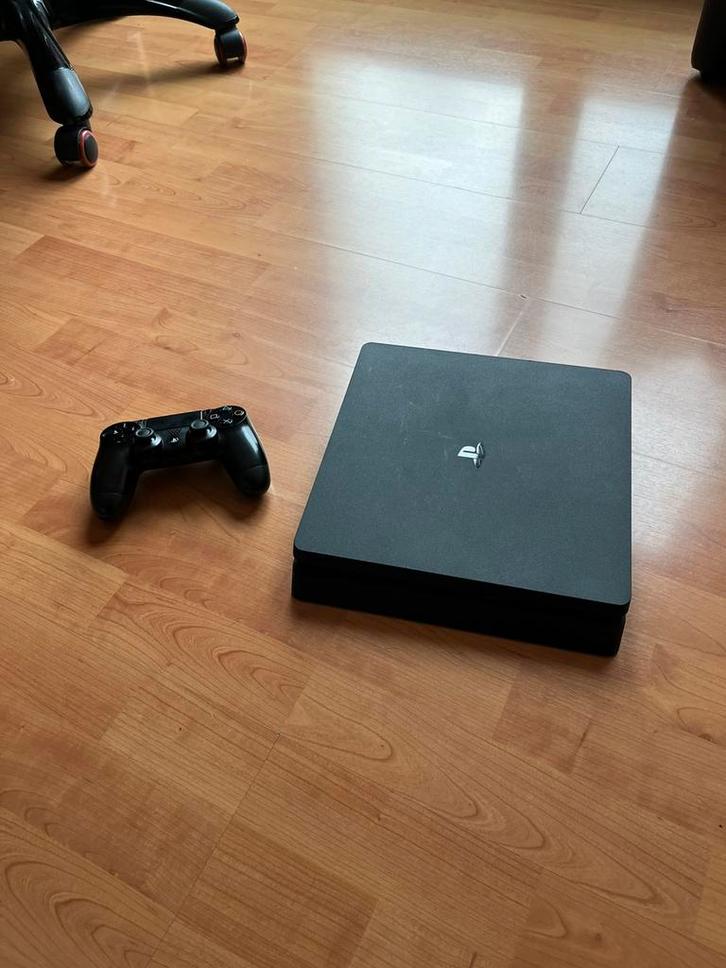 Ps4 slim 1 terra pate thermque encore bonne + 1 manette, Games en Spelcomputers, Spelcomputers | Sony PlayStation 4, Nieuw, Slim