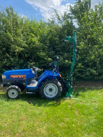 heggenschaar met iseki 21pk  4wd op arm  beschikbaar voor biedingen