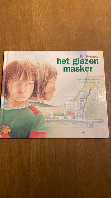 Het glazen masker beschikbaar voor biedingen