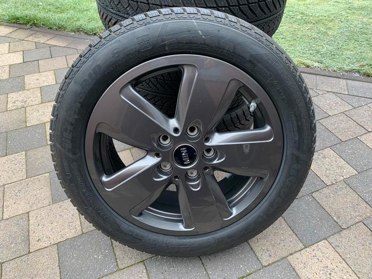 SPLINTERNIEUWE MINI COOPER F55/56/F57 WINTERSET 195/55/R16, Auto-onderdelen, Banden en Velgen, Banden en Velgen, Winterbanden