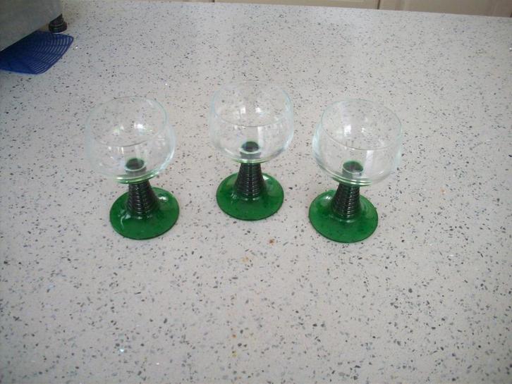 3 wijn glazen, Verzamelen, Glas en Drinkglazen, Zo goed als nieuw, Overige typen, Ophalen of Verzenden