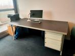 Vintage stevig metalen bureau, Huis en Inrichting, Bureaus, Gebruikt, Ophalen of Verzenden, Bureau