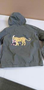 Jas jongen Maat 122/128 voor 3€ met mooie print op de rug, Kinderen en Baby's, Kinderkleding | Maat 122, Ophalen of Verzenden