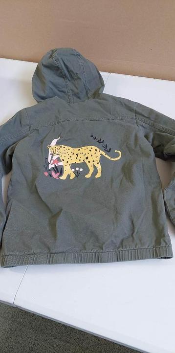 Jas jongen Maat 122/128 voor 3€ met mooie print op de rug, Ophalen of Verzenden, Zo goed als nieuw, Jongen, Jas